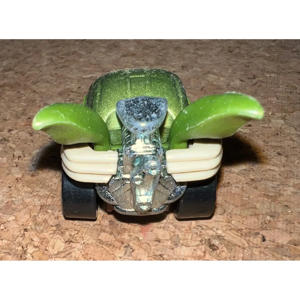 Hot Wheels Star Wars Yoda Character Car‎ 1:64 Green Good Condition 2014 Mattel